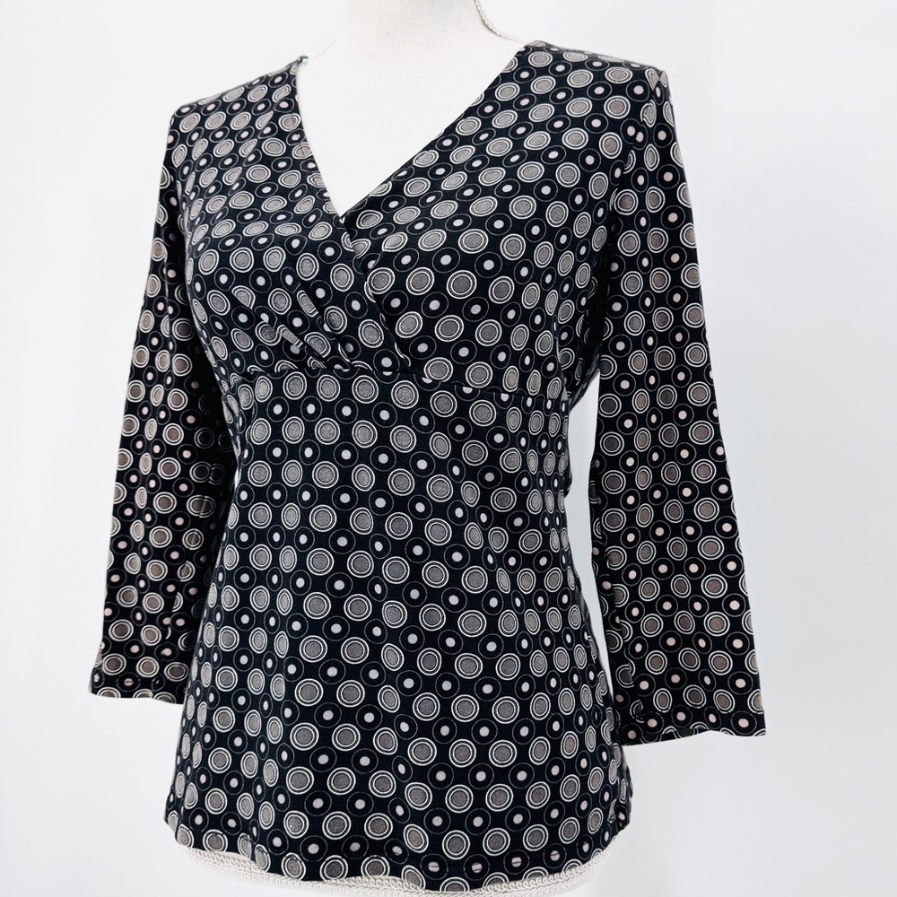 Ann Taylor Surplus V-Neck 3/4 Geo Print Top